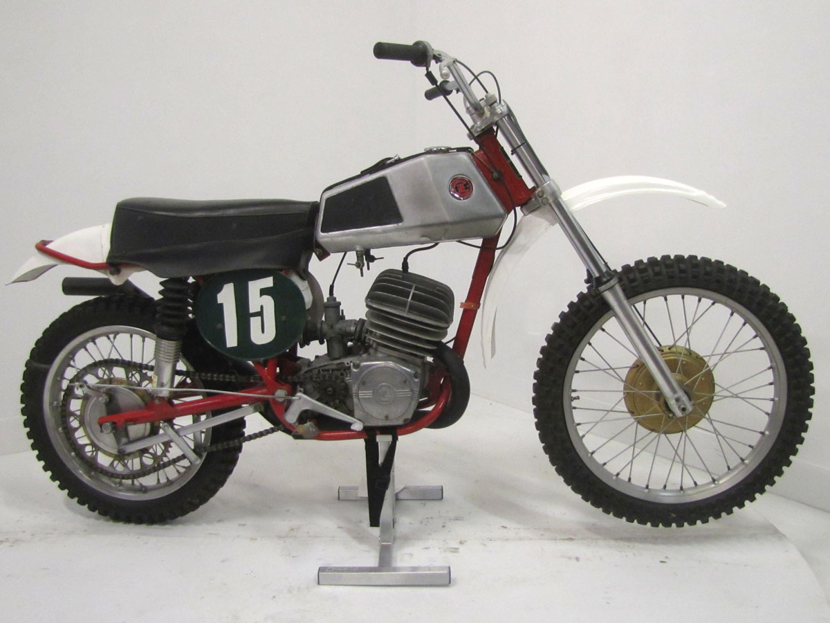 1975-cz-250cc-falta-replica_1