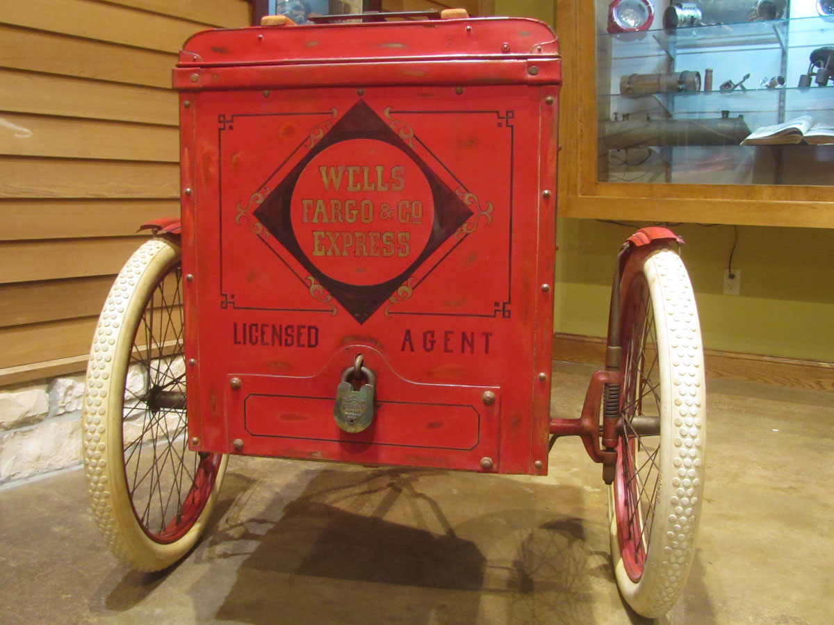 1912-wells-fargo-delivery-three-wheeler_2